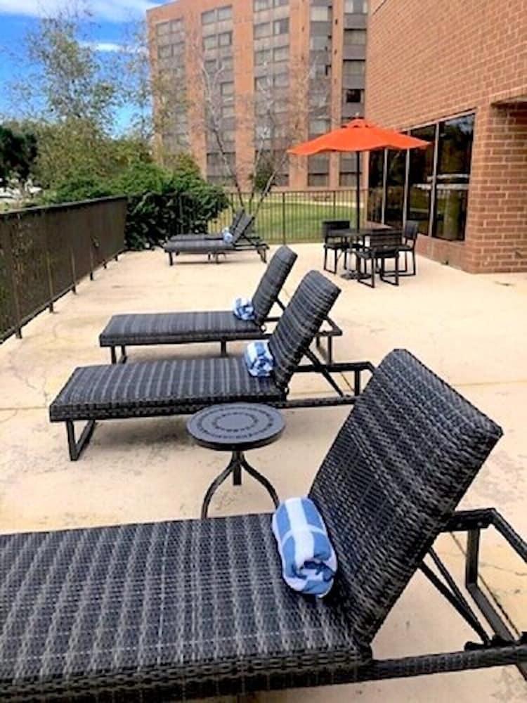 Doubletree By Hilton Lisle Naperville Extérieur photo