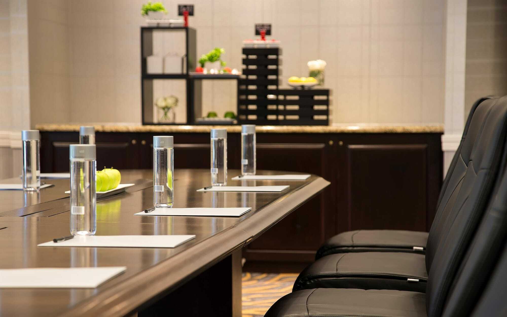 Doubletree By Hilton Lisle Naperville Extérieur photo